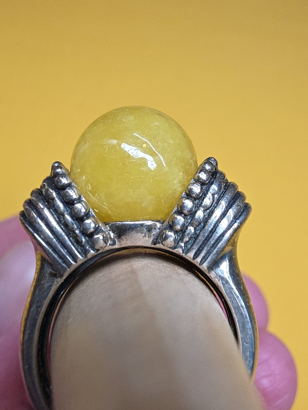Vintage 925 Ring ▪︎ Round Vibrant Yellow Jade Gemstone ▪︎ Very Unique!